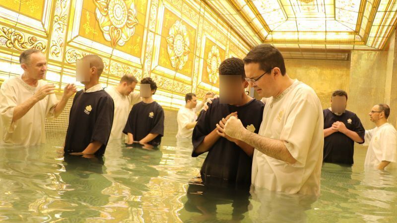 Imagem de capa - Dia 31/12, das 17h às 20h30, no Templo de Salomão: o batismo nas águas especial