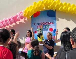 Universal proporciona cuidados à comunidade de Parangaba (CE) no Dia das Crianças