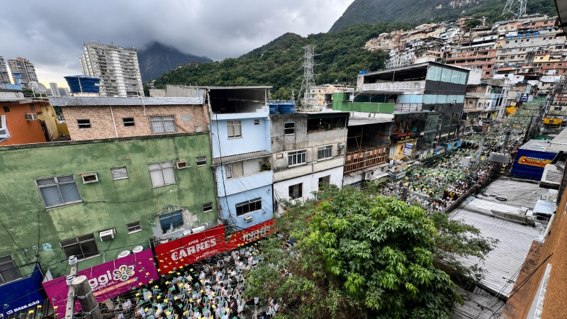 postMobilização leva esperança à Rocinha com a entrega de 2,5 mil Bíbliasna categoriaFJU nas Comunidades